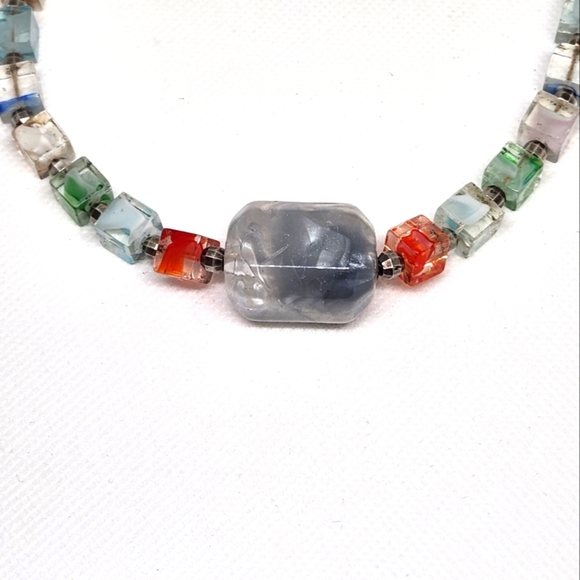 Colorful Beaded Necklace - Picture 4 of 5